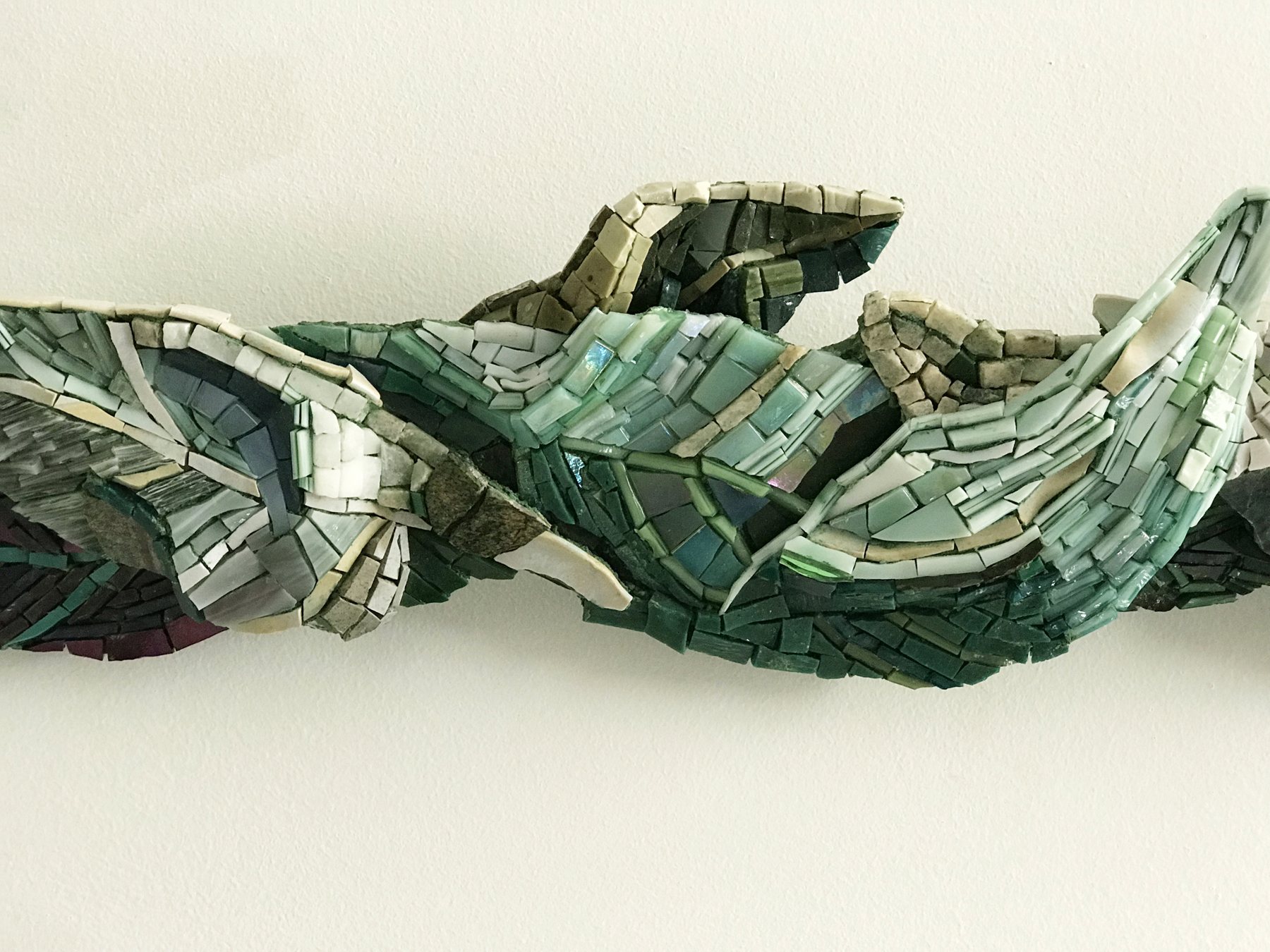Leaves, a three-dimensional mosaic